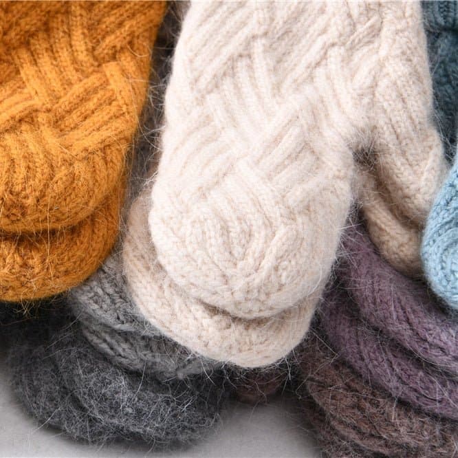 Cashmere Knit Mittens - Wandering Woman
