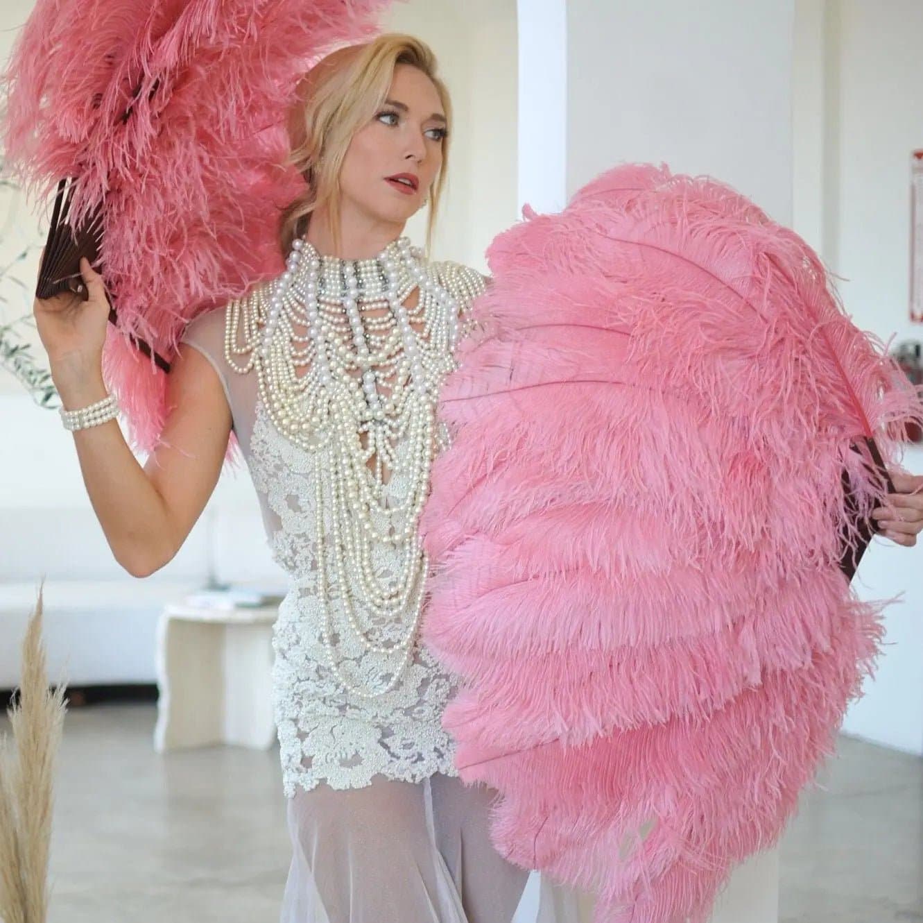 Ostrich Feathers Large Hand Held Fans - 90-130cm Plumas - Wandering Woman