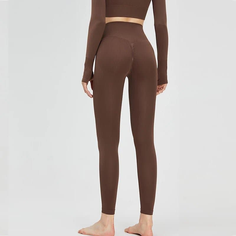 NEW Pchee Pro Brown Scrunch Butt Leggings are now available online! 🤎