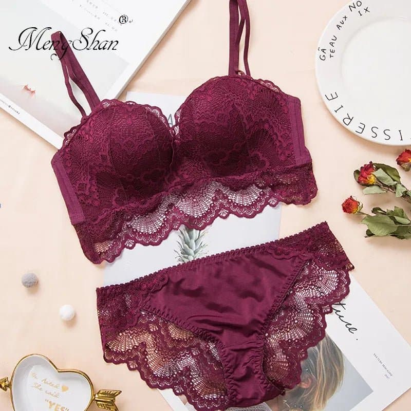 Sexy Lace Underwear Set with Minimizer and Push Up Bra - Thick Mold Cup - Convertible Straps - Wandering Woman