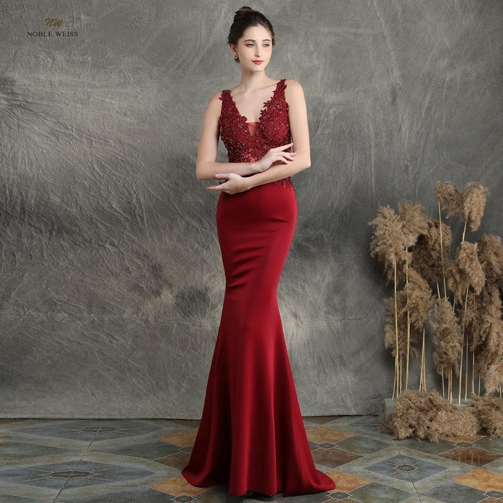 v-neck appliques beading gown - Wandering Woman