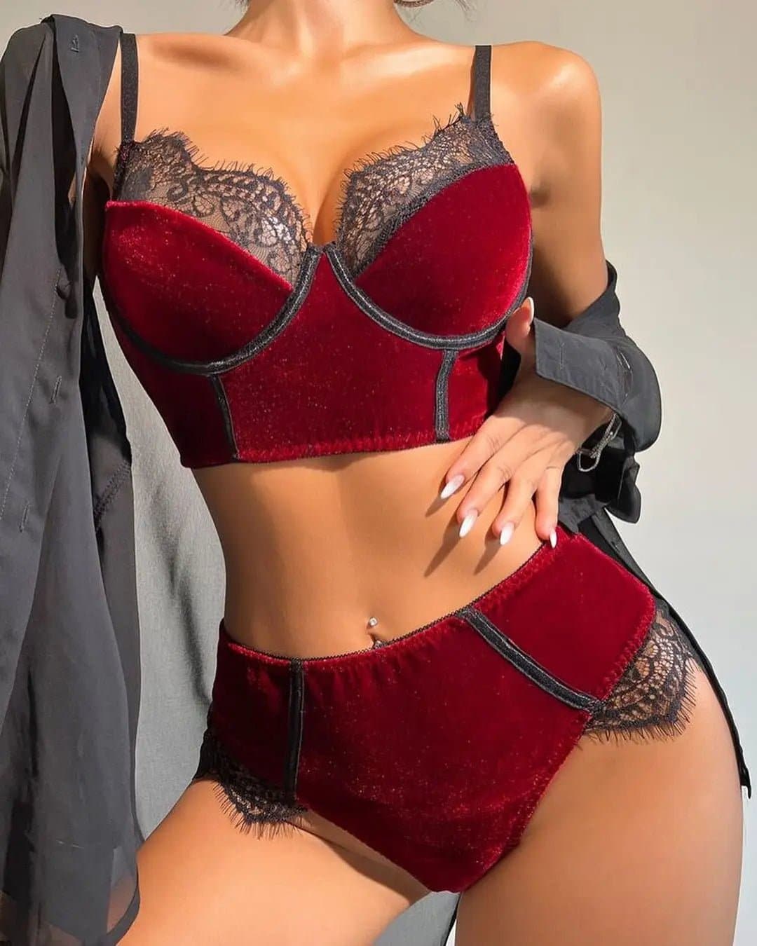 Velvet Lingerie Intimate Set with Lace - Sexy Underwire Bra & Briefs - Wandering Woman